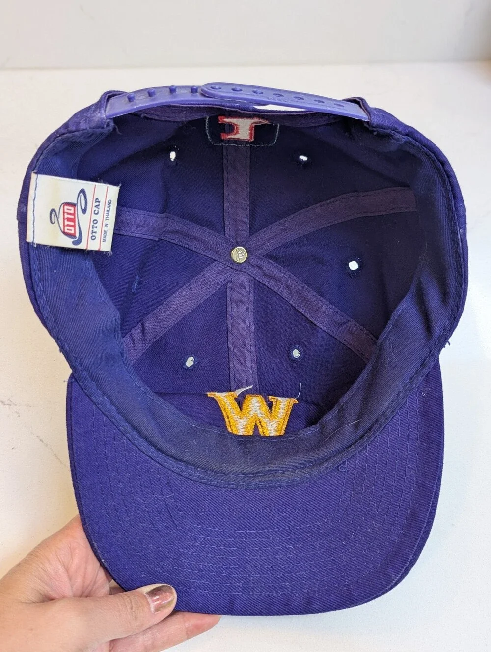 Vintage 90's University Of Washington - Division 1 Baseball Cap